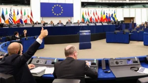 EP: Tiltólag a közösségi média 16 év alattiaknak