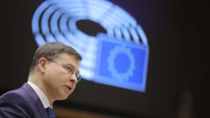 EU fagyasztott vagyonát Ukrajnáért használja, Dombrovskis kijelenti