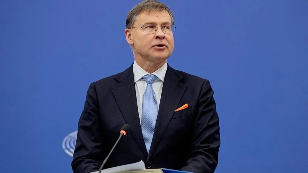 Nyolc ország várja a brüsszeli figyelmeztetést a költségvetés miatt