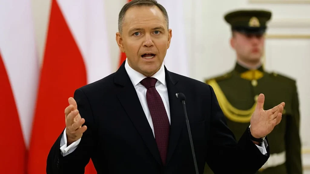 Nawrocki vetójával várakozik az EU 44 milliárdos védelmi támogatása
