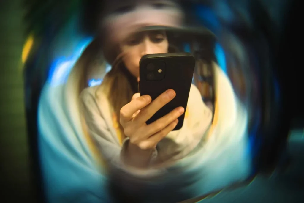 Telefonod előtt túl sok időt töltesz? Itt a válasz! Telefonod előtt túl sok időt töltesz? Itt a válasz!
