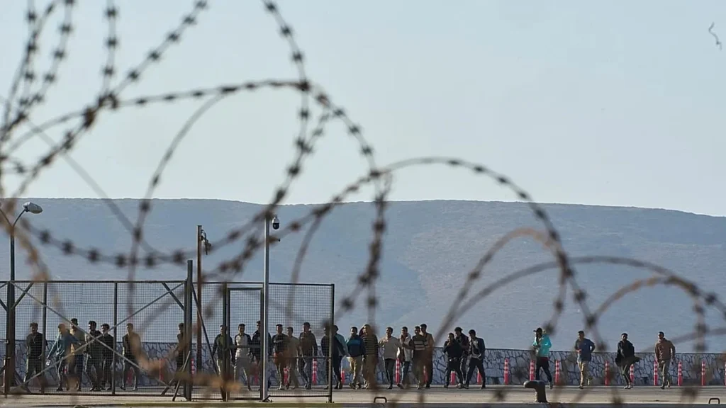 EU parliament to approve controversial law to return migrants