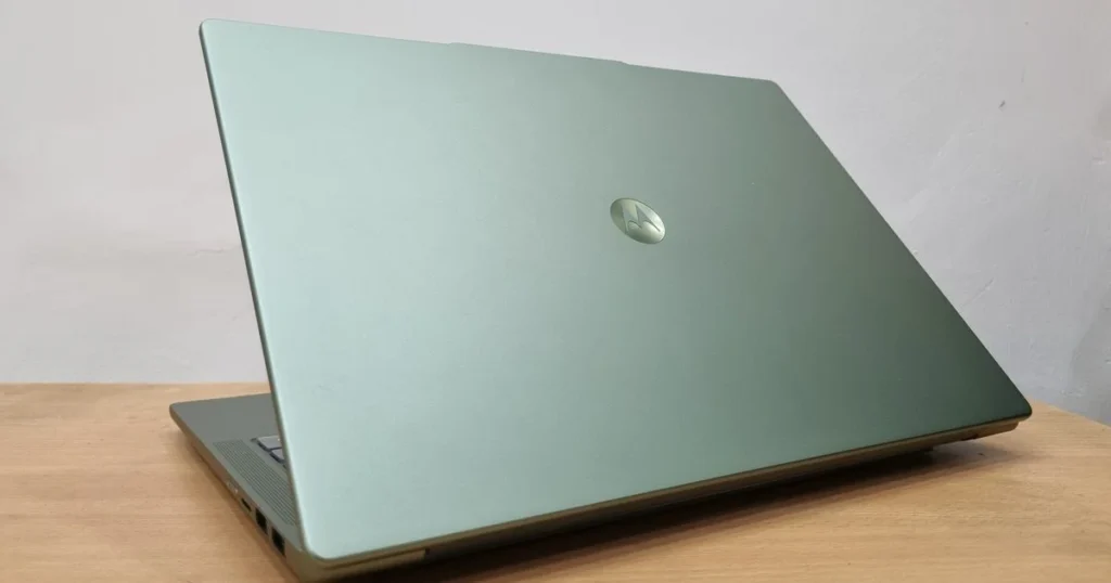 Hihetetlen, de a Motorola tényleg ütős laptopot rakott össze