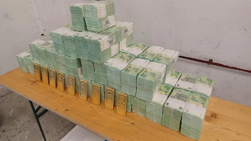 Oschadbank: pénzt visszakövetel, a maffiavádakat tagadja