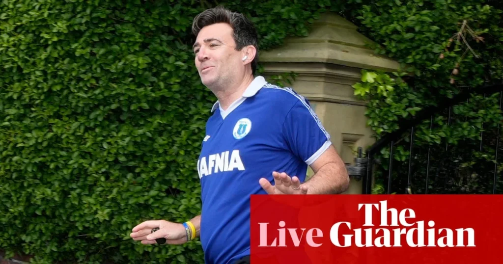 A Labour megnyitja az utat Burnhamnek: visszatérhet Westminsterbe A Labour megnyitja az utat Burnhamnek: visszatérhet Westminsterbe
