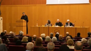 Felszabadulás a kegyelemből: Prevost párbeszédben a világgal