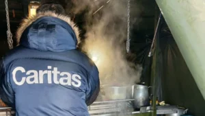 Ukrajna: a Caritas támogatja a menekülteket a belarusz határon