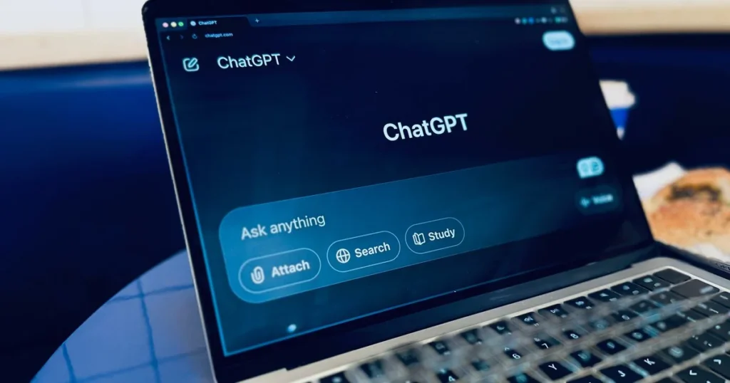 A ChatGPT is jelez: ezek a kamu oldalak ellopják a kártyád adatait