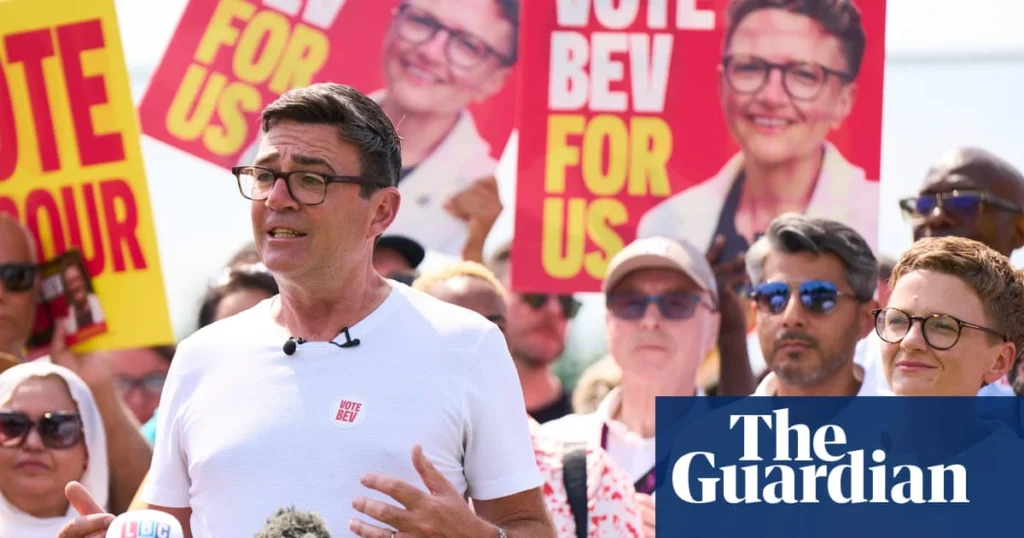 Burnham az MP-fizetés 15%-át jótékony célokra fordítja Burnham az MP-fizetés 15%-át jótékony célokra fordítja
