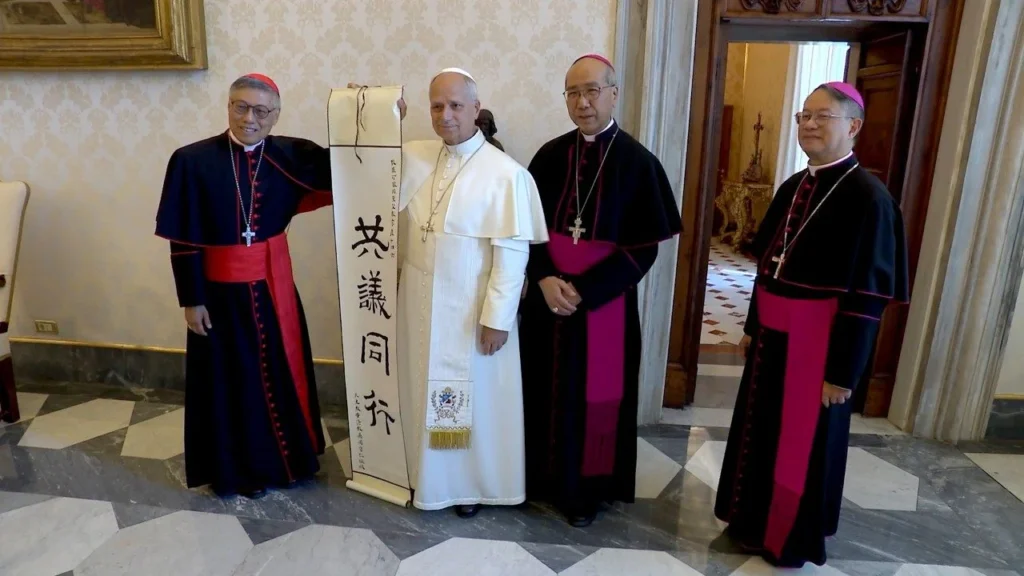 Ad limina és a szinodalitás: párbeszéd, megújulás és remény a hongkongi és makaói püspökök üzenetében Ad limina és a szinodalitás: párbeszéd, megújulás és remény a hongkongi és makaói püspökök üzenetében