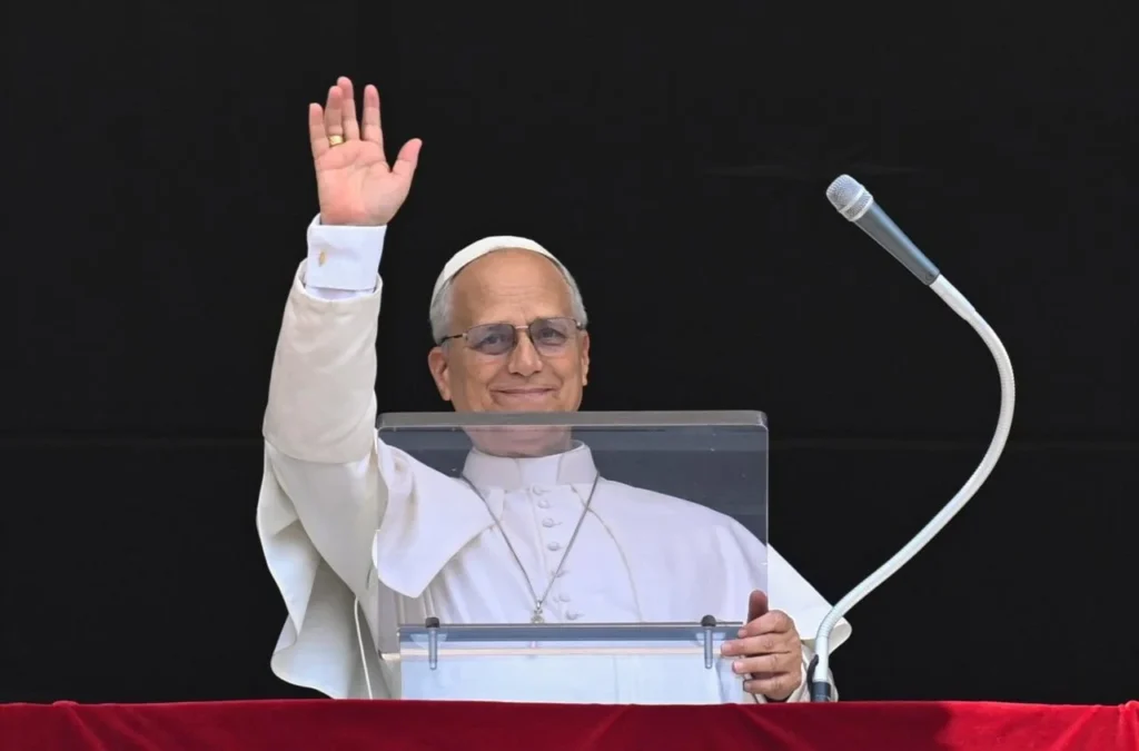Pope at Angelus: Sts. Peter and Paul embody Church’s unity in diversity – Vatican News Pope at Angelus: Sts. Peter and Paul embody Church’s unity in diversity – Vatican News