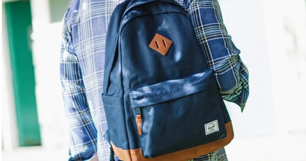 Hogyan válassz laptop táskát iskolába: 3 legjobb hátizsák 15–16 colhoz