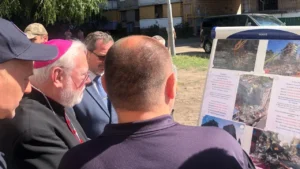 Gallagher kijevi romok közt imára buzdít a békéért