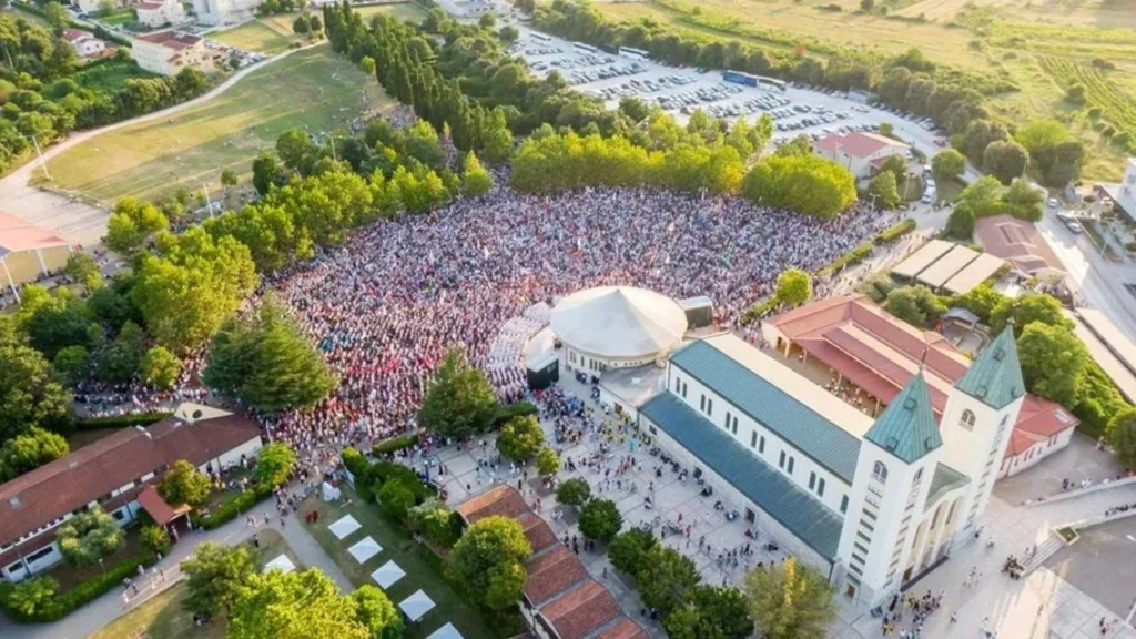 A pápa Medjugorjéban a hit szépségének újrafelfedezésére buzdítja a fiatalokat