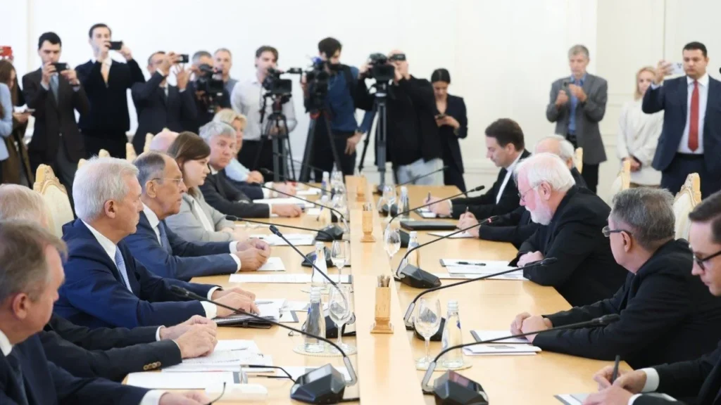 Gallagher érsek: A Szentszék a békében hívő diplomáciát folytat