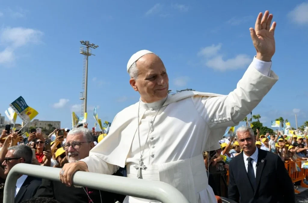 Pápa: Fiatalok, fogadjátok be Krisztust, és éljetek szentül! Pápa: Fiatalok, fogadjátok be Krisztust, és éljetek szentül!