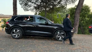 XIV. Leó pápa véget vet a castel gandolfói pihenésnek