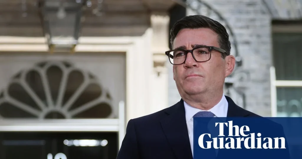Burnham: Több állami kontroll kell a brit gazdaság növekedéséhez