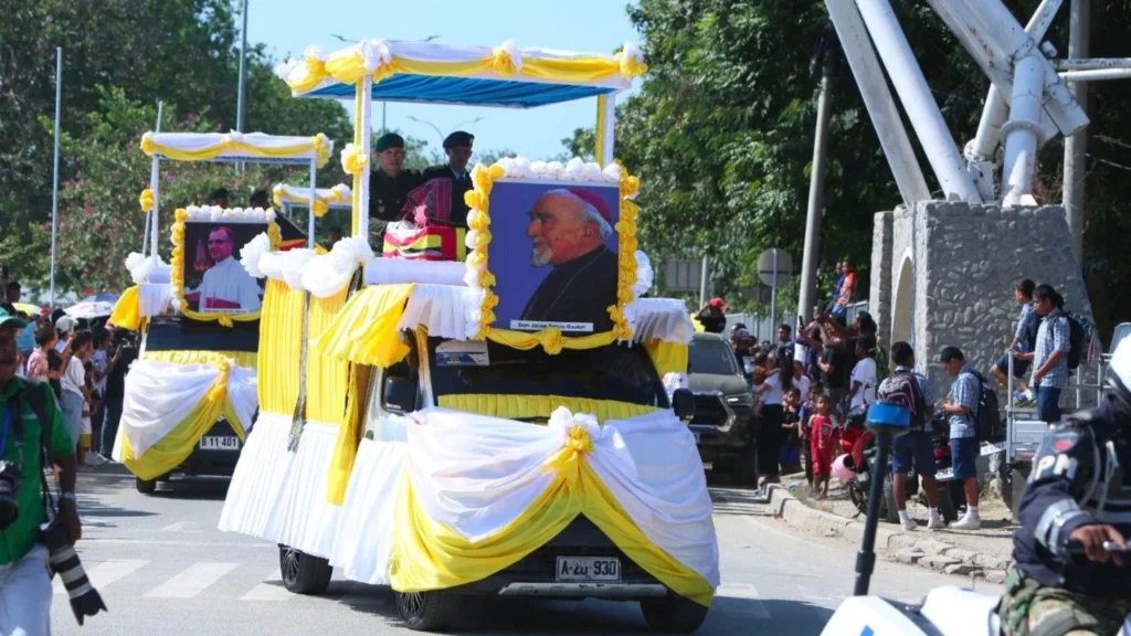 Történelmi hazatérés Timor-Lestébe: püspökök hamvai Diliben Történelmi hazatérés Timor-Lestébe: püspökök hamvai Diliben