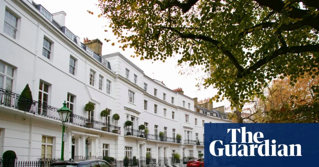 Londoni luxusingatlanok: milliókkal estek az árak, kivárnak a vevők